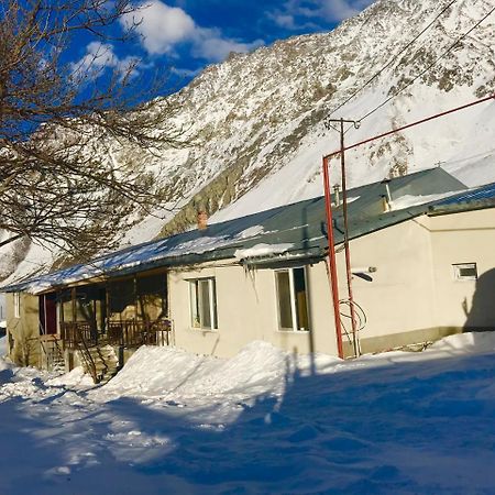 Hotel Riverside Kazbegi Exterior foto